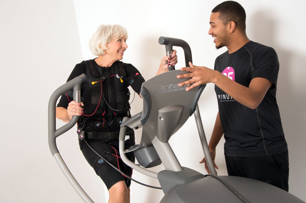 Mit 70 Jahren top fit! Brigittes Jungbrunnen? EMS! Mit 70 Jahren top fit! Brigittes Jungbrunnen? EMS!